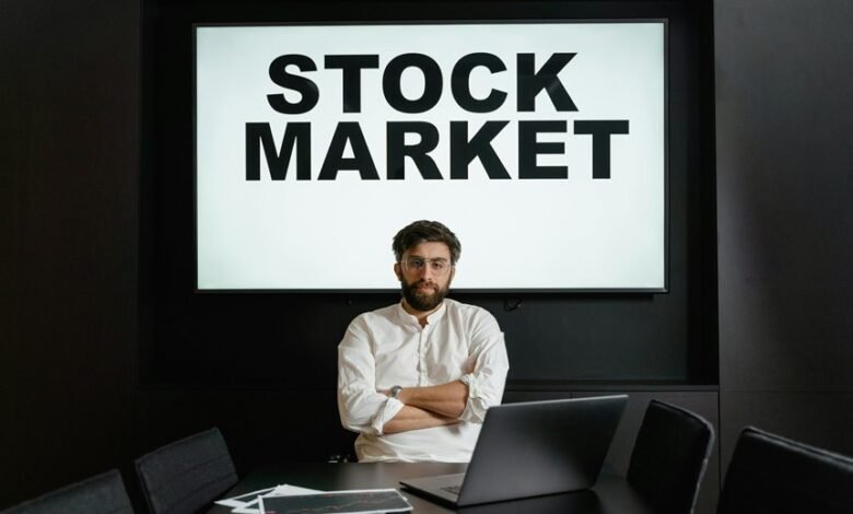 executive intelligence review outline